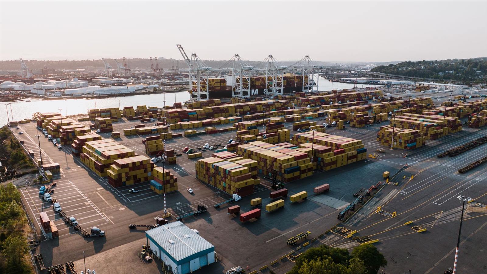 DNB Trading global freight and supply coordination